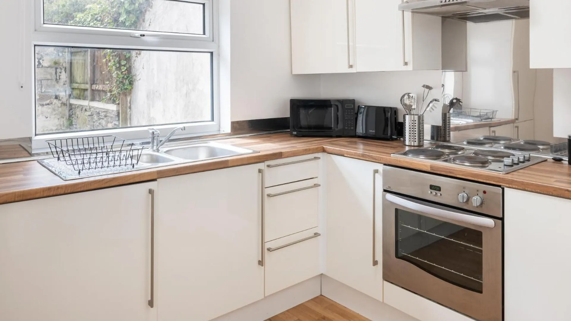 Host & Stay - Pontcanna Mews Cardiff 0*,